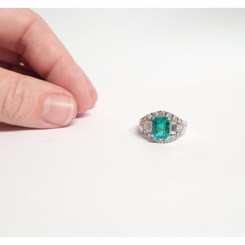 50 - A SPECTACULAR ART DECO MID CENTURY EMERALD & DIAMOND CLUSTERING RING; this fantastic piece of vintag... 