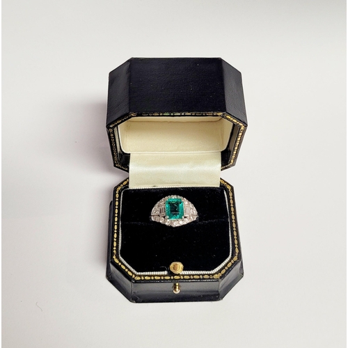 50 - A SPECTACULAR ART DECO MID CENTURY EMERALD & DIAMOND CLUSTERING RING; this fantastic piece of vintag... 