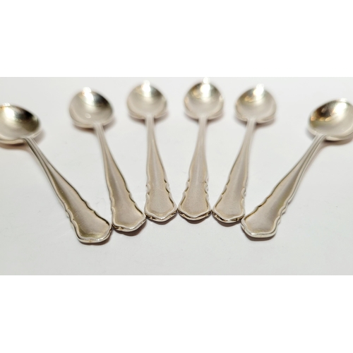 51 - A LOVELY VINTAGE CASED SET OF SILVER EGG SPOONS / COFFEE SPOONS, maker’s mark SS W LD – William Hutt... 