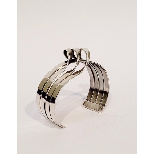 58 - A VERY FINE & WONDERFULLY CRAFTED MID-CENTURY STERLING SILVER WAVE BRACELET BANGLE, comprising of fo... 