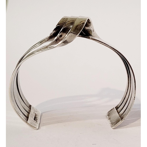 58 - A VERY FINE & WONDERFULLY CRAFTED MID-CENTURY STERLING SILVER WAVE BRACELET BANGLE, comprising of fo... 