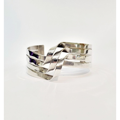 58 - A VERY FINE & WONDERFULLY CRAFTED MID-CENTURY STERLING SILVER WAVE BRACELET BANGLE, comprising of fo... 