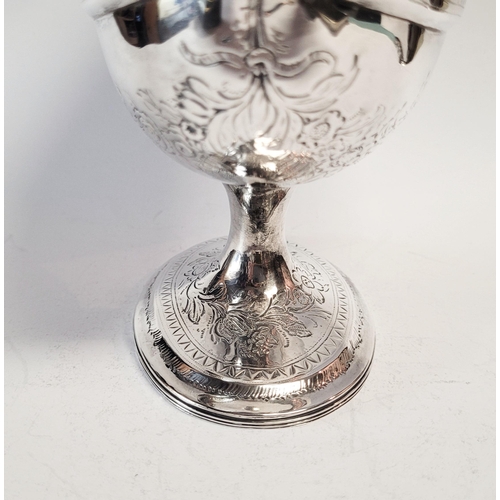 6 - A VERY FINE 18TH CENTURY IRISH SILVER BASKET, the beautifully crafted piece is decorated all over wi... 