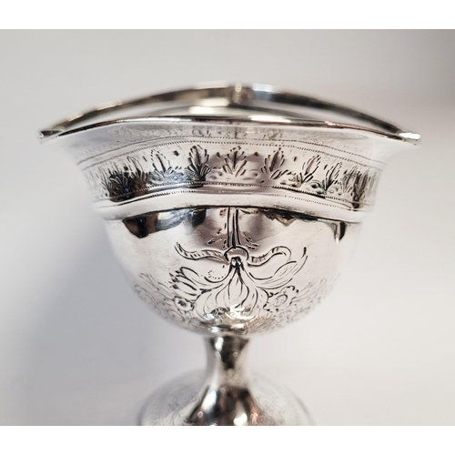 6 - A VERY FINE 18TH CENTURY IRISH SILVER BASKET, the beautifully crafted piece is decorated all over wi... 