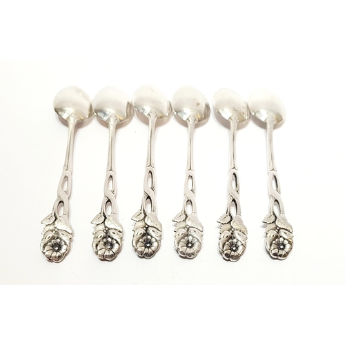 7 - AN EARLY 20TH CENTURY CASED SET OF SILVER ROSE TIPPED TEA SPOONS, each handle with an intertwining r... 