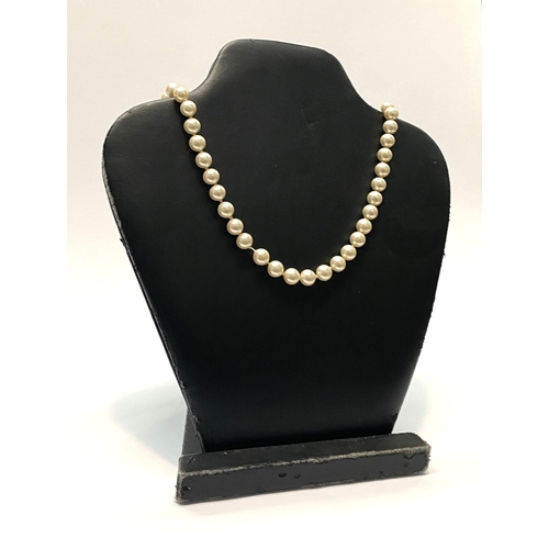 74 - A LOVELY VINTAGE BEADED PEARL NECKLACE, with 9ct yellow gold clasp, dimensions: 46cm long when opene... 