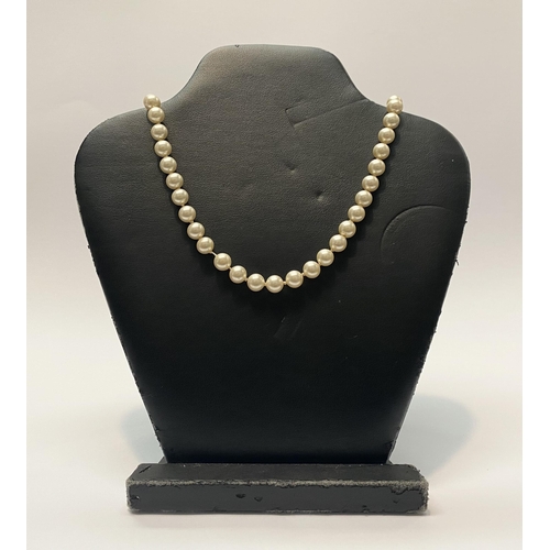 74 - A LOVELY VINTAGE BEADED PEARL NECKLACE, with 9ct yellow gold clasp, dimensions: 46cm long when opene... 