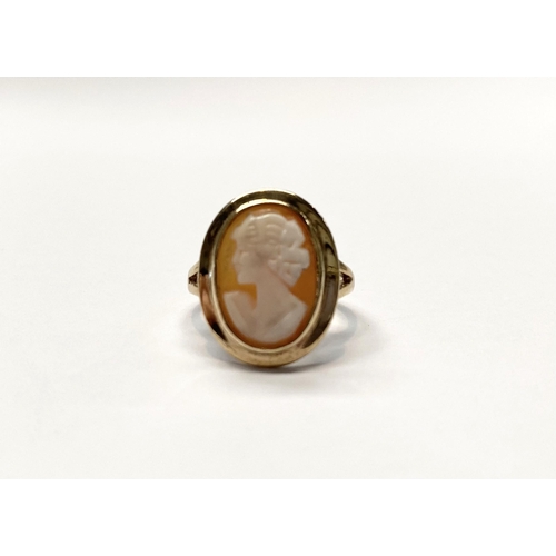 81 - A VINTAGE 9CT YELLOW GOLD CAMEO RING, Maker W&G Birmingham, with cameo in raised bezel setting, and ... 