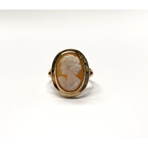 81 - A VINTAGE 9CT YELLOW GOLD CAMEO RING, Maker W&G Birmingham, with cameo in raised bezel setting, and ... 