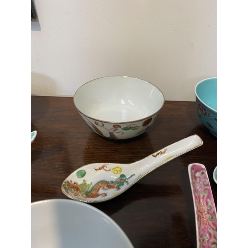 87 - A COLLECTION OF SIX VINTAGE CHINESE RICE BOWLS WITH SPOONS, each finely decorated with intricate han... 