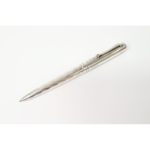 92 - A STERLING SILVER MONTEGRAPPA HERITAGE ITALIAN BALLPOINT PEN, decorated all over with a beautiful gu... 