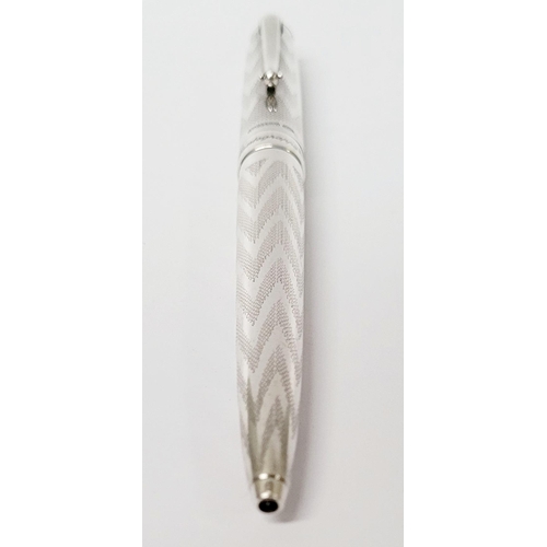 92 - A STERLING SILVER MONTEGRAPPA HERITAGE ITALIAN BALLPOINT PEN, decorated all over with a beautiful gu... 