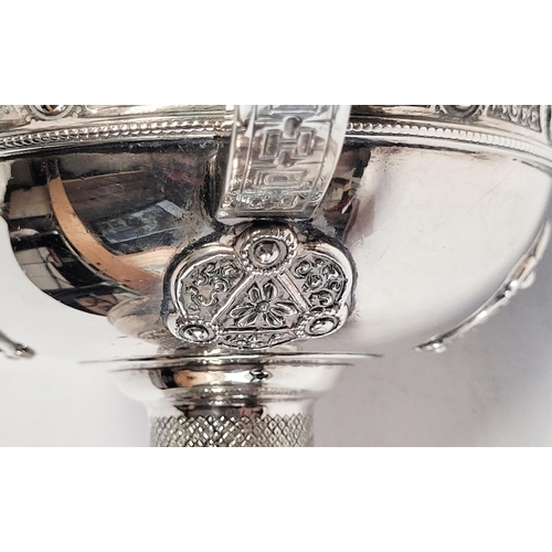 96 - A VERY FINE & MAGNIFICENTLY CRAFTED PIECE OF SILVER WORK BY JAMES DEAKIN & SONS IN THE FORM OF A REP... 