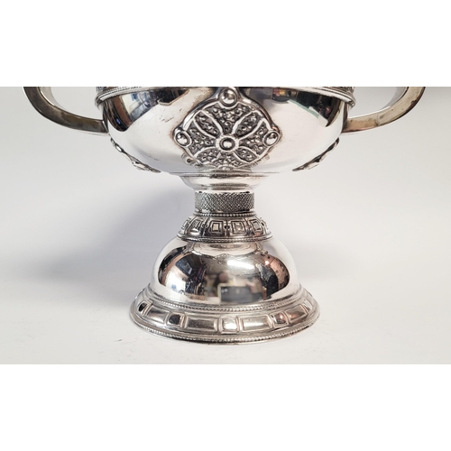 96 - A VERY FINE & MAGNIFICENTLY CRAFTED PIECE OF SILVER WORK BY JAMES DEAKIN & SONS IN THE FORM OF A REP... 