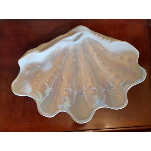 261 - A BEAUTIFUL WEDGEWOOD BONE CHINA NAUTILUS LUSTRE BOWL, in excellent condition with no chips or crack... 