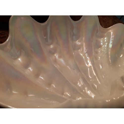 261 - A BEAUTIFUL WEDGEWOOD BONE CHINA NAUTILUS LUSTRE BOWL, in excellent condition with no chips or crack... 