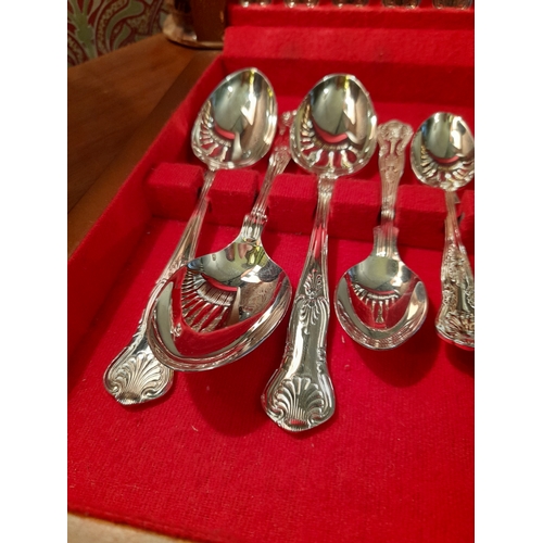 265 - A GOOD 24 PIECE NEWBRIDGE QUEEN’S SILVER PLATED CASED CUTLERY SET, in new condition, complete with o... 