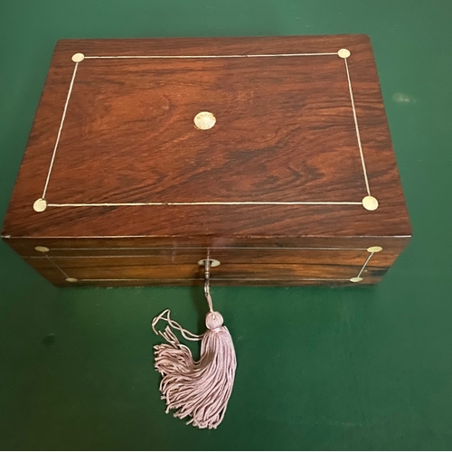 176 - A FINE ROSEWOOD INLAID JEWELLERY BOX, with inlaid border to top and sides, as well as circular escut... 