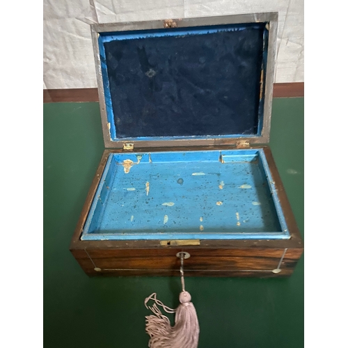 176 - A FINE ROSEWOOD INLAID JEWELLERY BOX, with inlaid border to top and sides, as well as circular escut... 