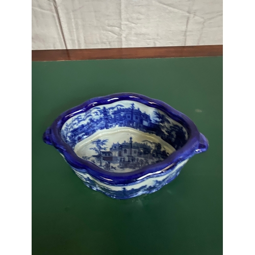 177 - AN EXCELLENT BLUE AND WHITE SHAPED JARDINIERE/FOOTBATH, with blue painted scenes to exterior and int... 