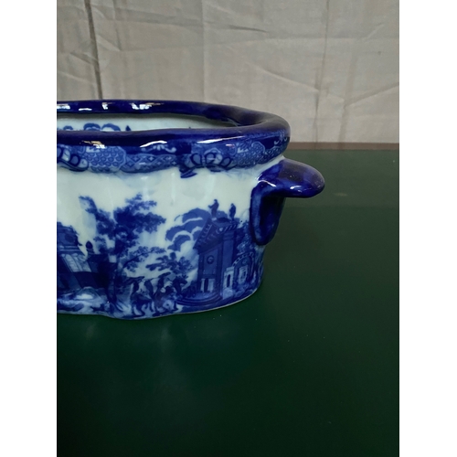 177 - AN EXCELLENT BLUE AND WHITE SHAPED JARDINIERE/FOOTBATH, with blue painted scenes to exterior and int... 