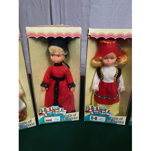 276 - A SELECTION OF VINTAGE ‘DOLLS OF ALL NATIONS’ to include France, Germany, Poland, Mexico, Italy & Ir... 