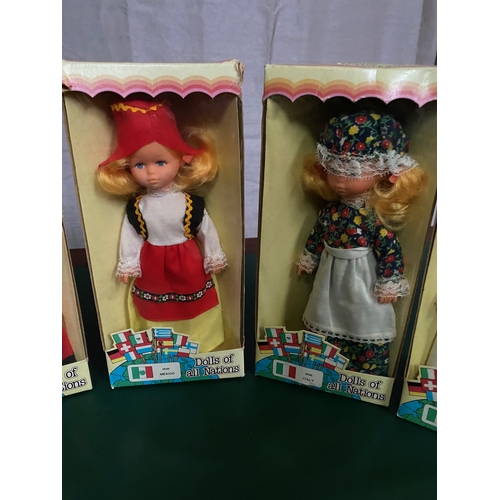 276 - A SELECTION OF VINTAGE ‘DOLLS OF ALL NATIONS’ to include France, Germany, Poland, Mexico, Italy & Ir... 