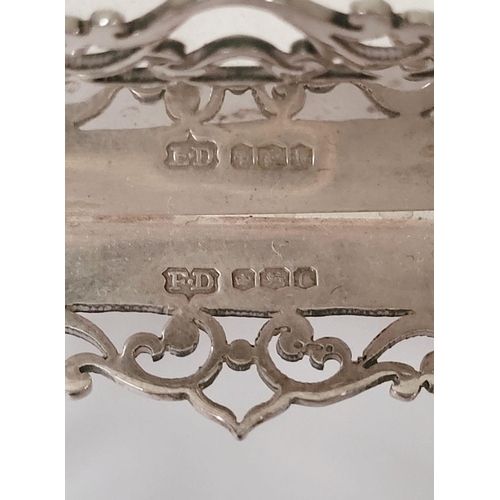 109 - A SOLID SILVER BEAUTIFULLY MADE FRETWORK DECORATED WHEEL BARROW DISH, beautifully made with scrollin... 