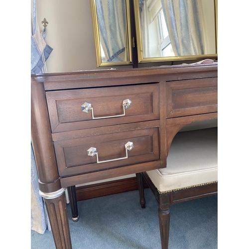 165 - A FINE MAHOGANY FIVE DRAWER VANITY/DRESSING TABLE, with fitted three panel mirror to top, five panel... 