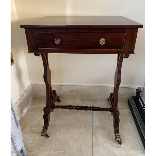 18 - A VERY GOOD QUALITY MAHOGANY WILLIAM IV SINGLE DRAWERED LAMP / SIDE TABLE, with a single drawer to t... 