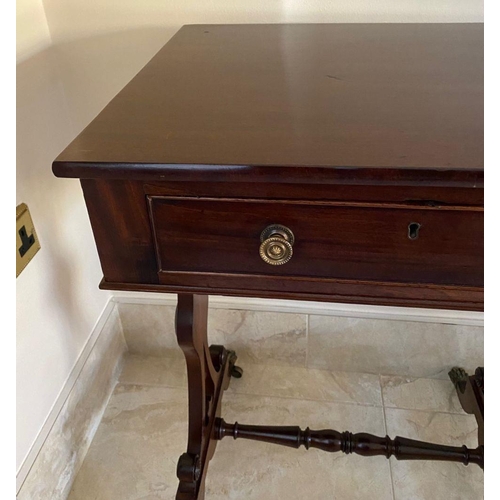 18 - A VERY GOOD QUALITY MAHOGANY WILLIAM IV SINGLE DRAWERED LAMP / SIDE TABLE, with a single drawer to t... 