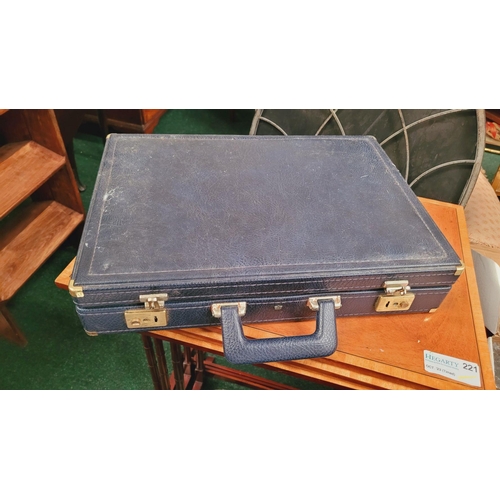 185 - AN SBS – BESTECKE SOLINGEN 23/24 KARAT 70 PIECE CASED CUTLER SET, hartvergoldet 23/24 – hard gold pl... 