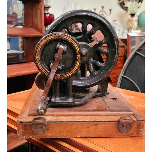 188 - A 19TH CENTURY HAND-CRANK FIDDLE-BASE SINGER SEWING MACHINE, a beautiful piece of antique machinery;... 