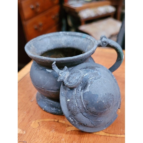 259 - A MIXED INTEREST LOT: includes; (i) A collection of chess & drafts pieces; one full set of black & w... 