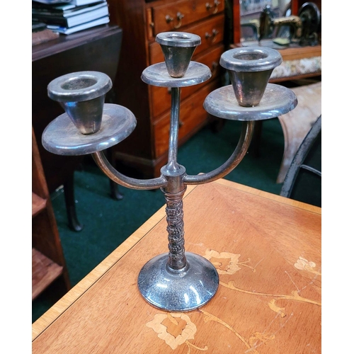 259 - A MIXED INTEREST LOT: includes; (i) A collection of chess & drafts pieces; one full set of black & w... 