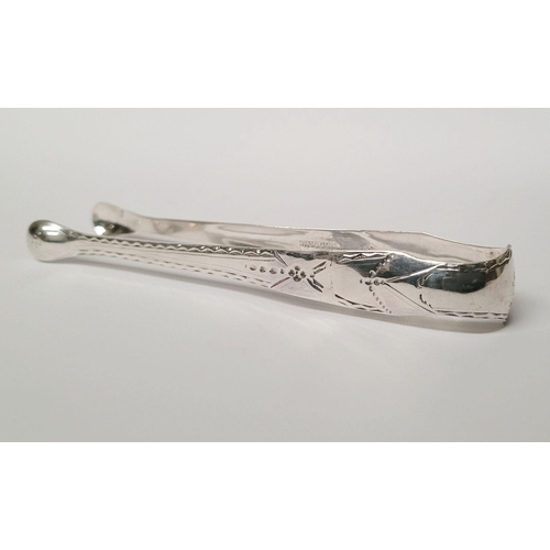 31 - A RARE CORK/IRISH 18TH CENTURY SILVER SUGAR TONGS BY CARDEN TERRY, with STERLING hallmark stamp to t... 