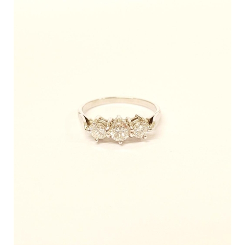 46 - A VINTAGE YELLOW GOLD THREE STONE DIAMOND RING, a pretty setting, perfect for any occasion. Ring siz... 