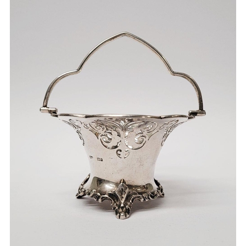 6 - A BEAUTIFUL EARLY 19TH CENTURY SOLID SILVER SCALLOP EDGED BASKET WITH SWING HANDLE, decorated with a... 