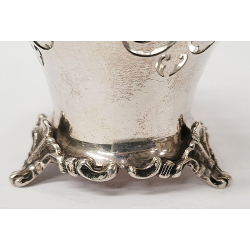 6 - A BEAUTIFUL EARLY 19TH CENTURY SOLID SILVER SCALLOP EDGED BASKET WITH SWING HANDLE, decorated with a... 