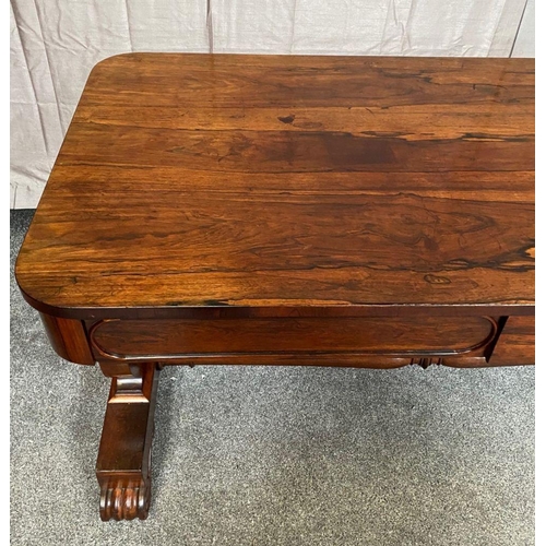 63 - AN EXCEPTIONAL & WELL MADE ROSEWOOD WILLIAM IV LIBRARY / SOFA TABLE, with two frieze drawers decorat... 