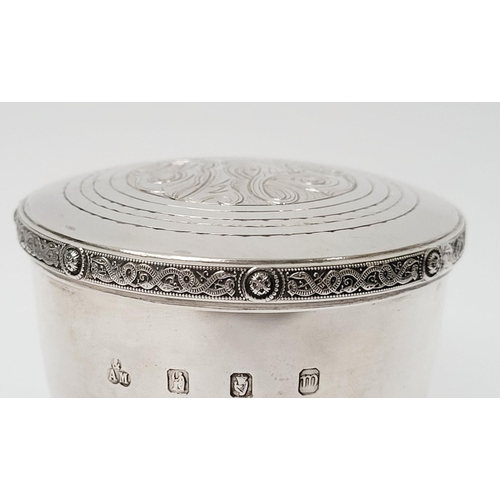 64 - A NEATLY SIZED VERY GOOD QUALITY 20TH CENTURY IRISH GILT INTERIOR SILVER LIDDED HOST / ASH CONTAINER... 