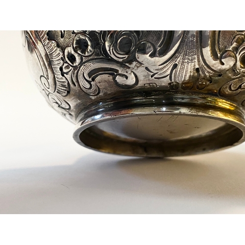 32 - A VERY EARLY 19TH CENTURY SILVER BOWL DECORATED WITH REPOUSEÉ FLORAL & FOLIAGE DECORATION ALL OVER, ... 