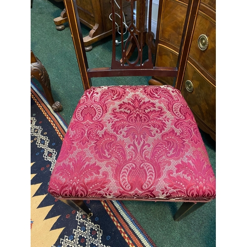 189 - A GOOD QUALITY EDWARDIAN INLAID SIDE CHAIR, with pierced splat back and string inlaid back rest. Wit... 