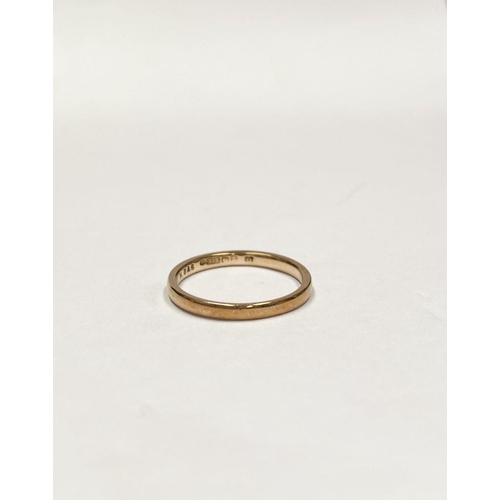 136 - A VINTAGE 9CT YELLOW GOLD BAND, Marked to interior band with Makers Mark HG&S, Birmingham, date lett... 