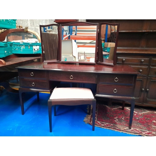 192 - A 20TH CENTURY GOOD QUALITY DRESSING MIRROR TOPPED DRESSING TABLE & STOOL, to the top is a tri-fold ... 