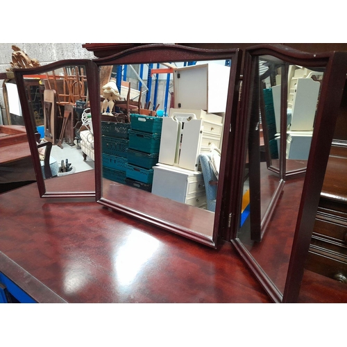 192 - A 20TH CENTURY GOOD QUALITY DRESSING MIRROR TOPPED DRESSING TABLE & STOOL, to the top is a tri-fold ... 