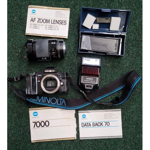 204 - A VINTAGE MINOLTA 7000 – in camera bag, with an AF 28-135MM zoom lense, flash & detachable Data Back... 