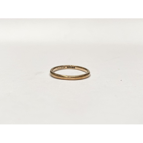 238 - A VINTAGE 9CT YELLOW GOLD BAND, Marked to interior band with Makers Mark BW&SN, London, date letter ... 