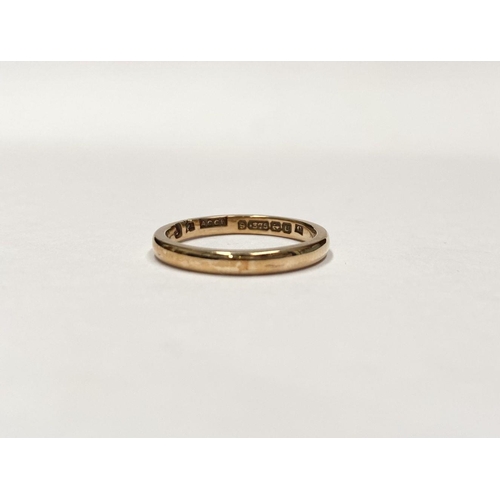 239 - A VINTAGE 9CT YELLOW GOLD BAND, Marked to interior band with Makers Mark ACCP, Birmingham, date lett... 