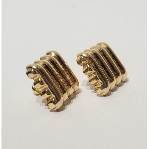 242 - A VERY GOOD QUALITY PAIR OF 14CT GOLD EARRINGS WITH GEOMETRIC DESIGN, can be worn horizontal/vertica... 